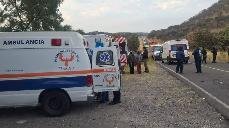 Ambulancia en carretera