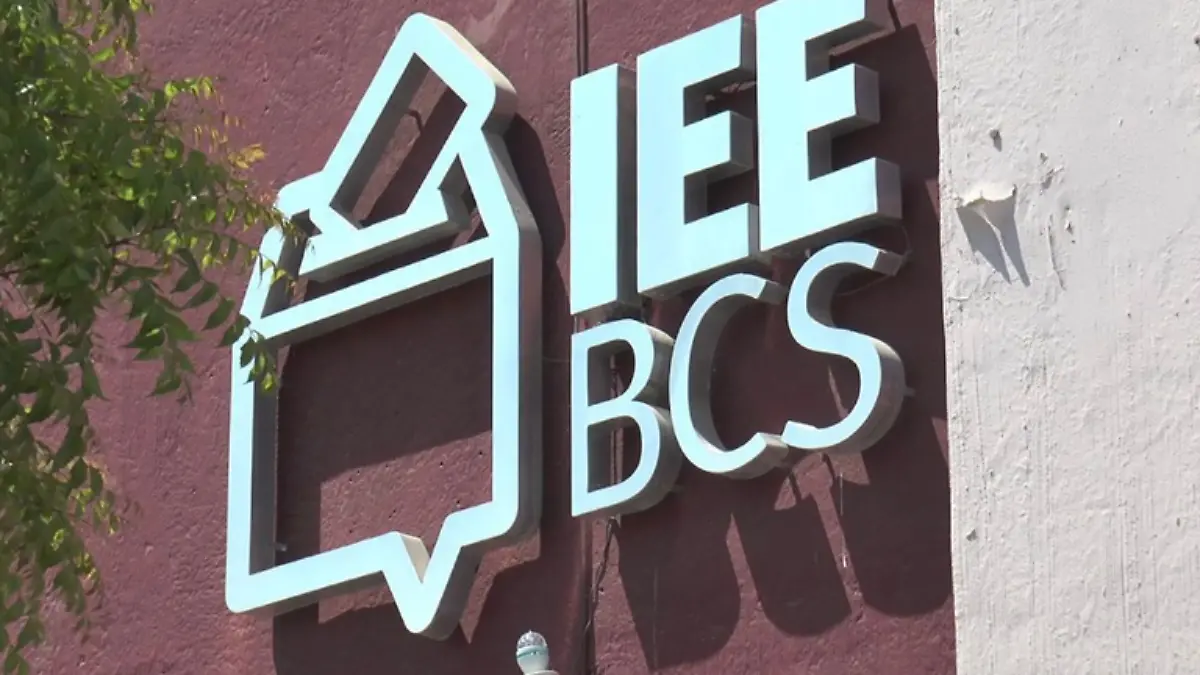 Queja ante el IEE contra Milena Quiroga