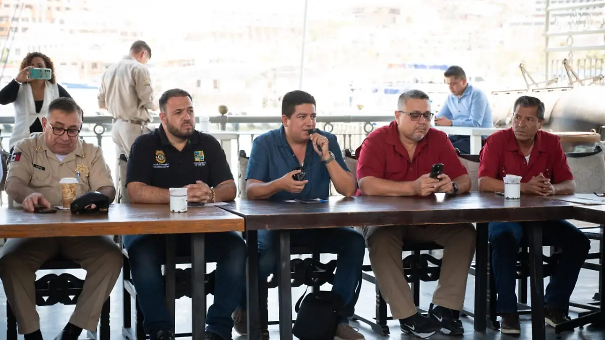 Mesa de trabajo sobre problemáticas en la marina