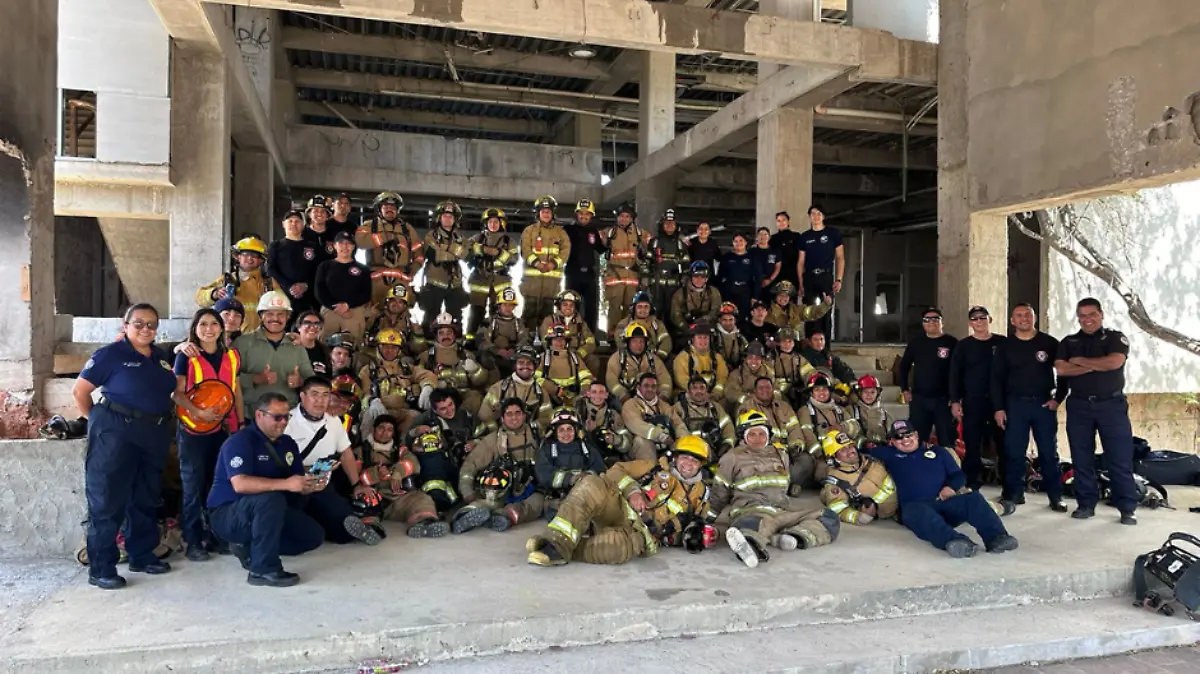 Capacitación de bomberos sudcalifornianos