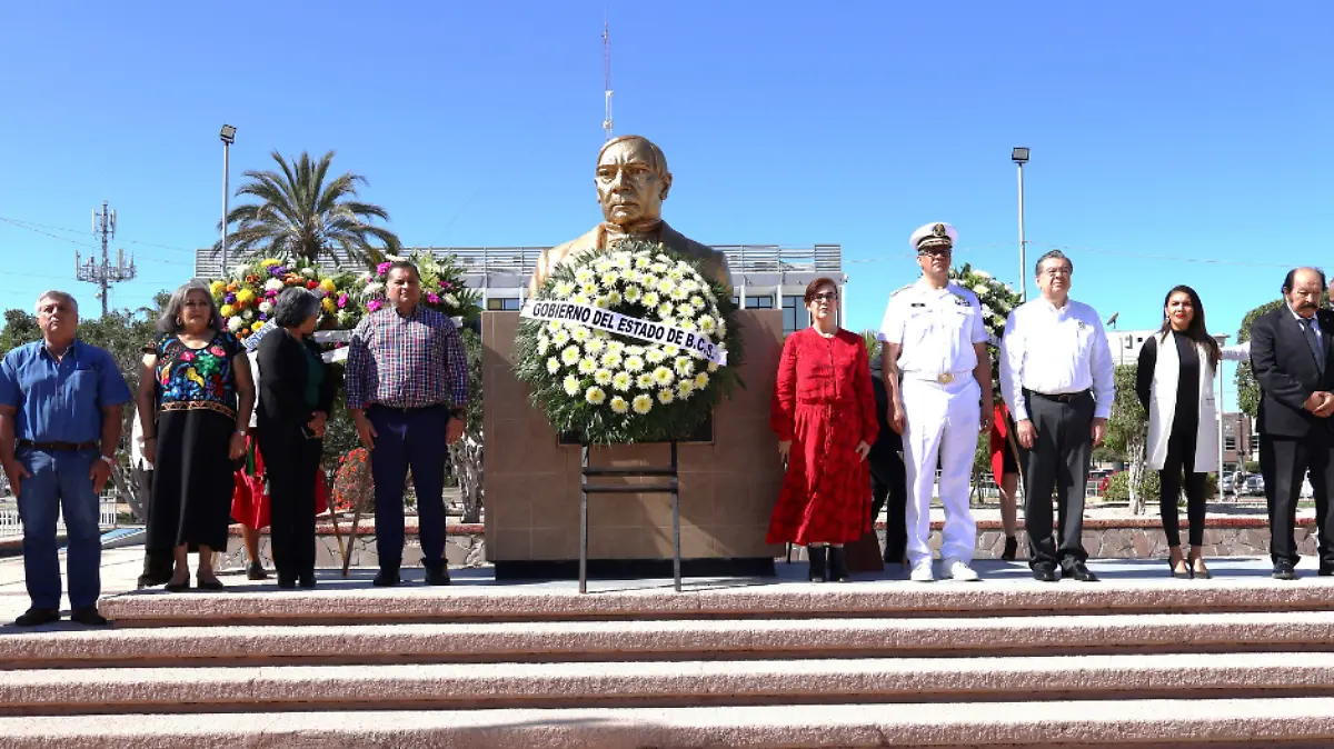 Conmemoran 218 aniversario del natalicio de Benito Juárez