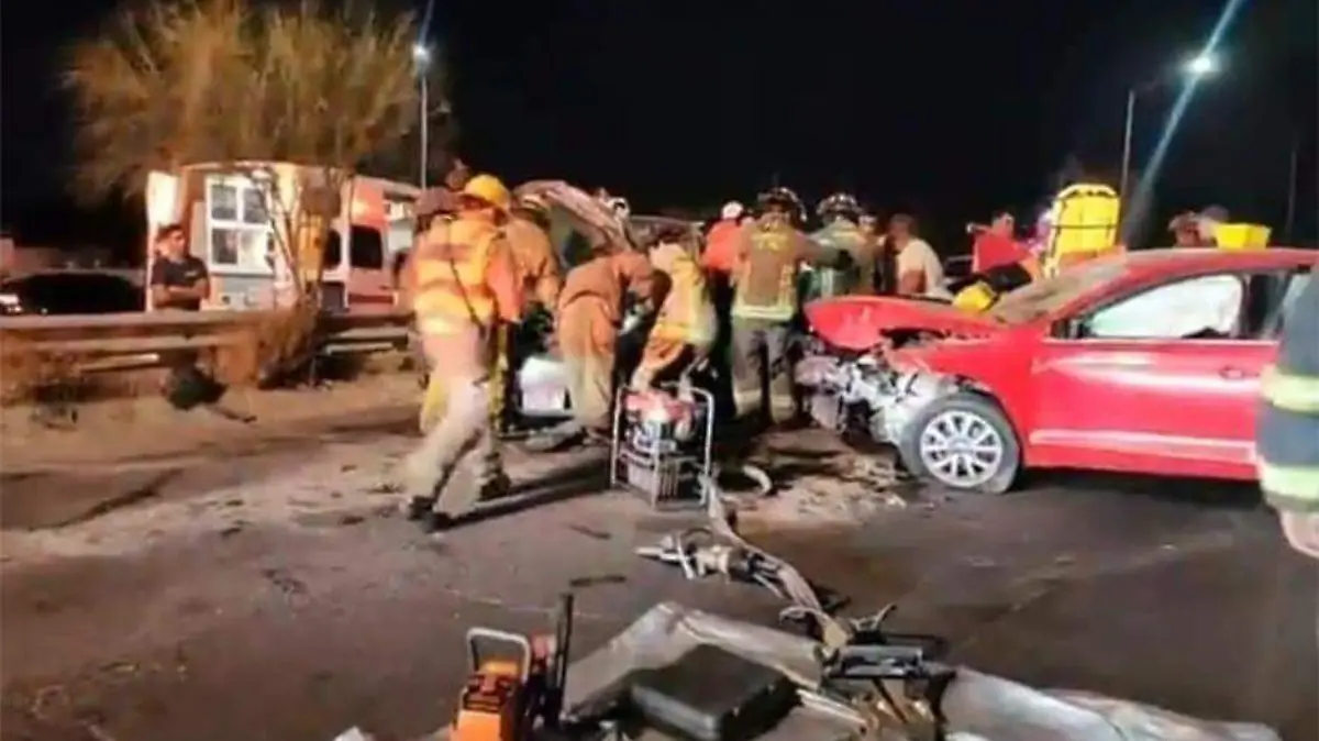 Accidente coches en la paz 1