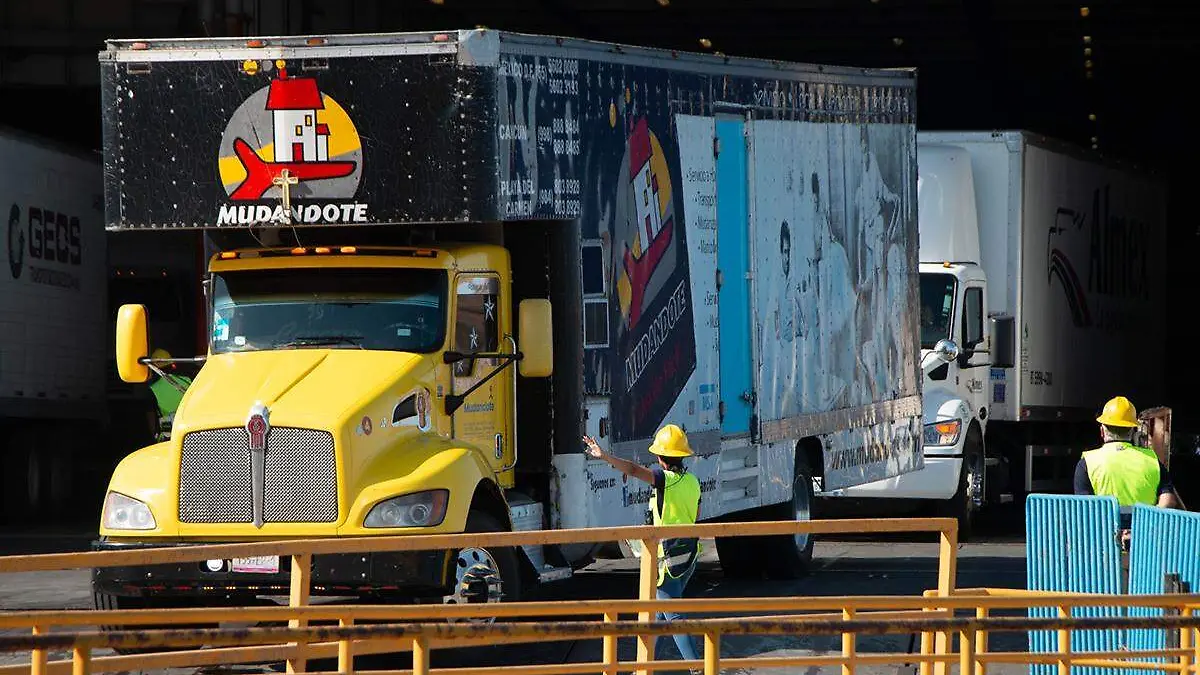 Pichilingue ferry carga 1