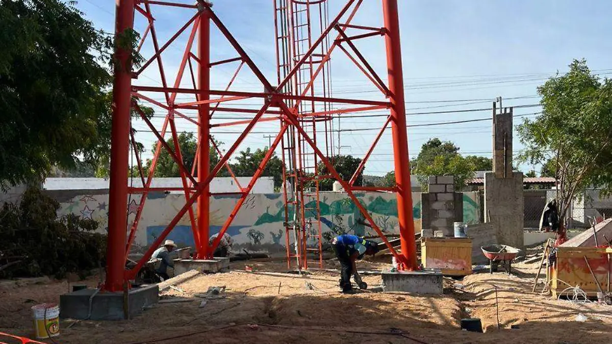 instalan antena en primaria 1