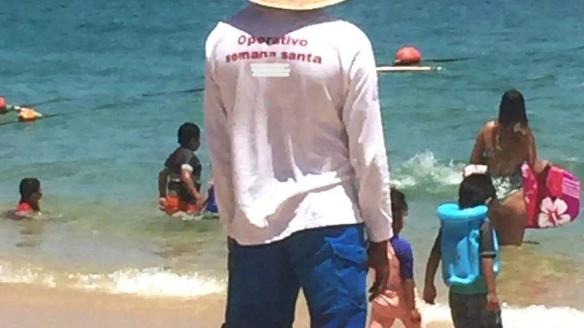 guardavidas y salvavidas en playas bcs