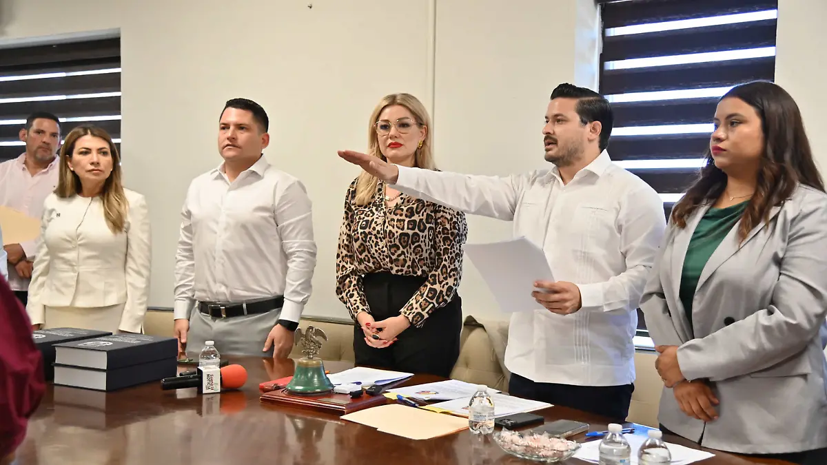 toma de protesta de eduardo van wormer