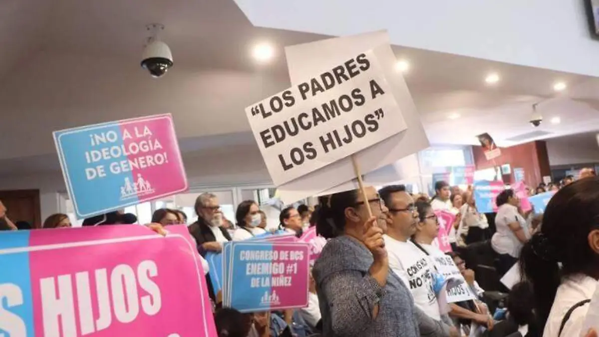 Se manifiestan por Ley de Infancias Trans