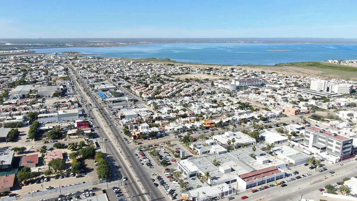 Ciudad calles y bahia de la paz