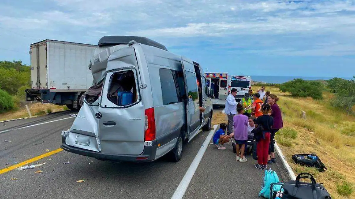 Accidente vehicular en Los Cabos
