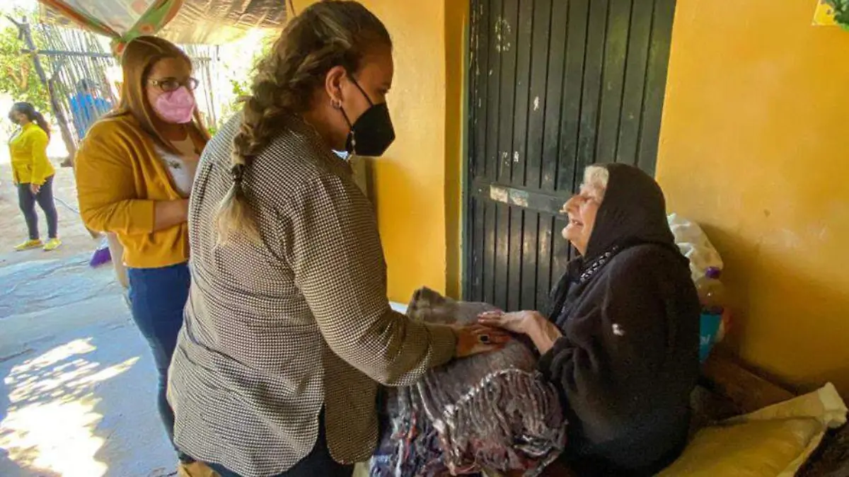 Cobija una familia los cabos