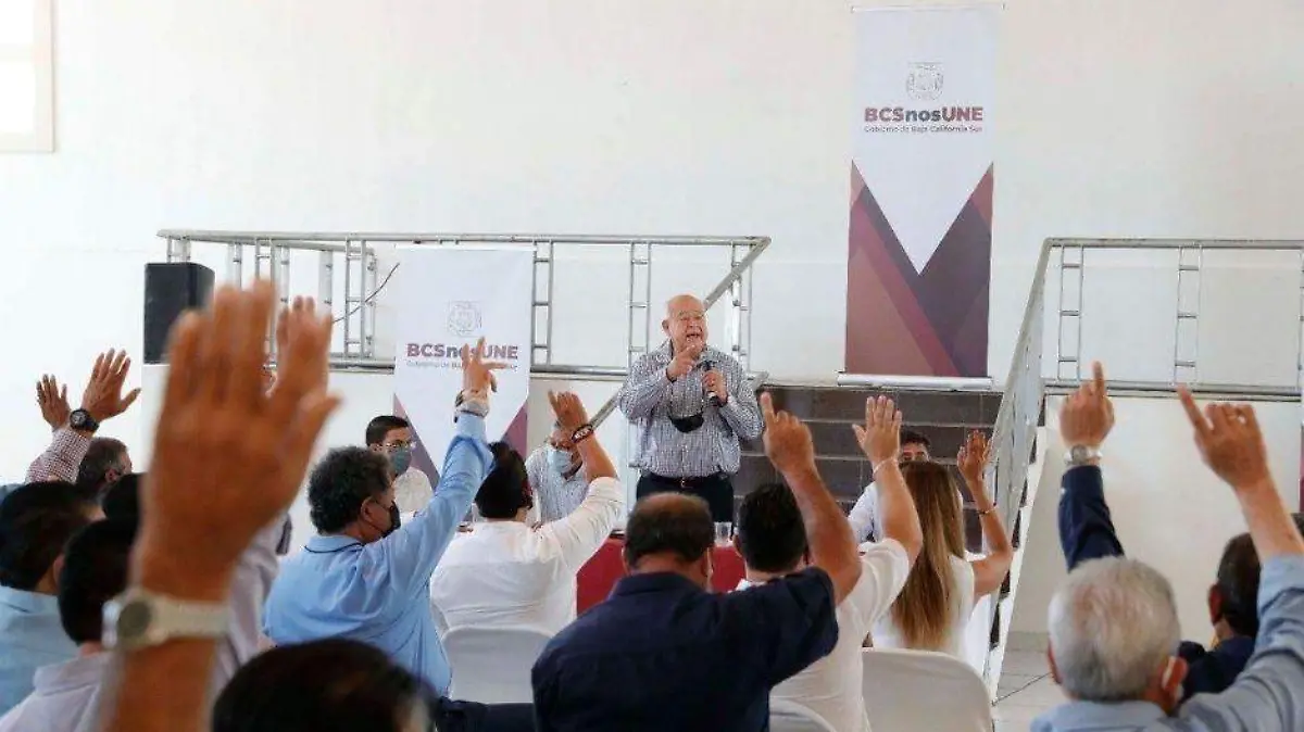 Víctor Castro se reúne con transportistas