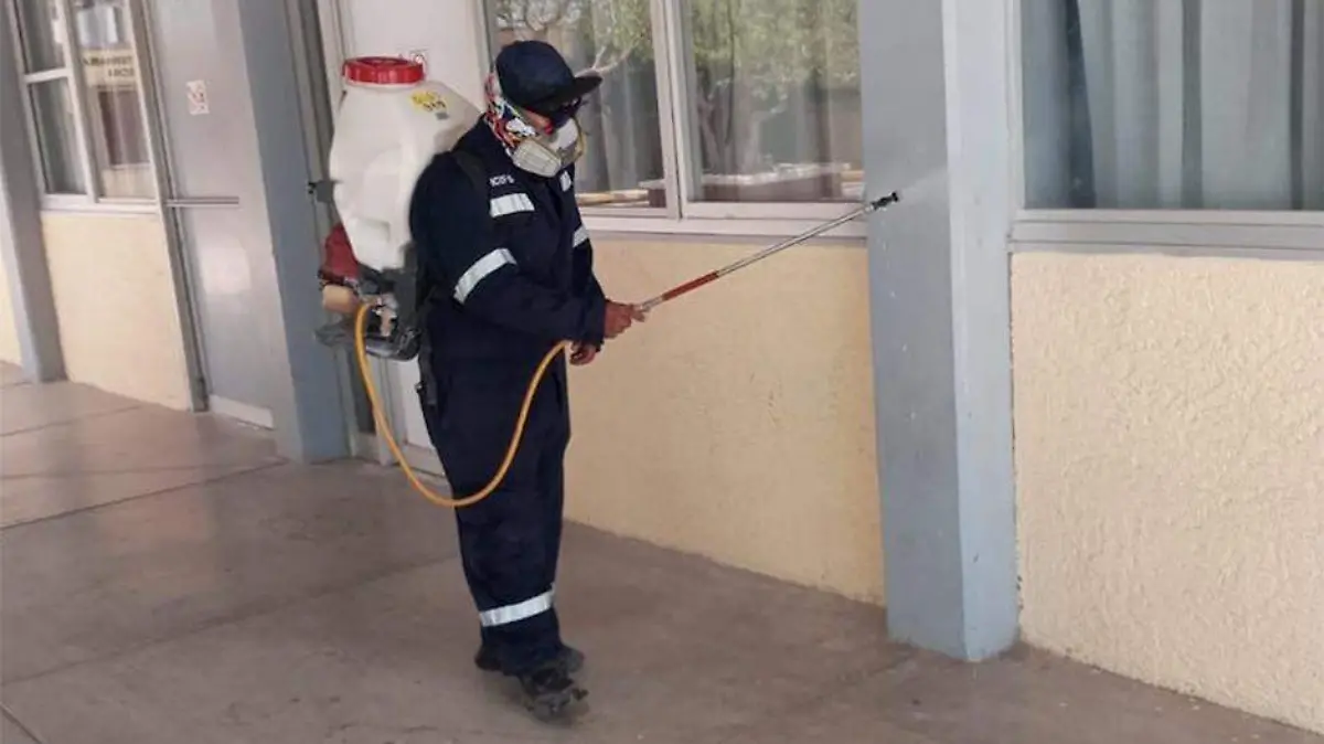 Fumigar dengue mosquito