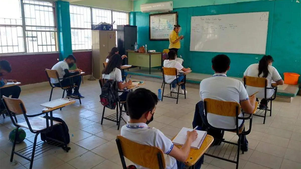 Modelo presencial efectivo para abatir rezago educativo