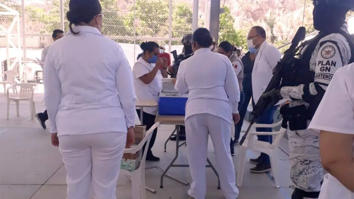 Vacunacion Covid San antonio La Paz 1