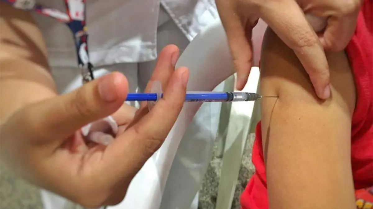 Vacuna menor nino salud