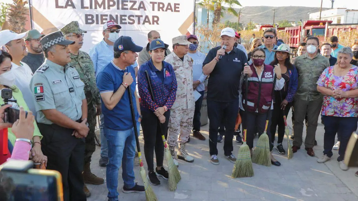 Gobernador limpeza calles