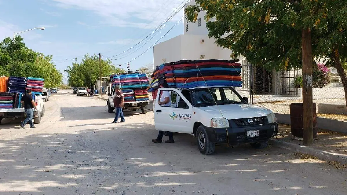 ENTREGA EQUIPAMIENTO PROTECCIÓN CIVIL  (1)
