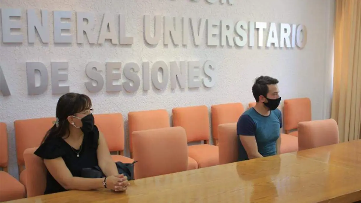 Estudiantes-becas-UABCS