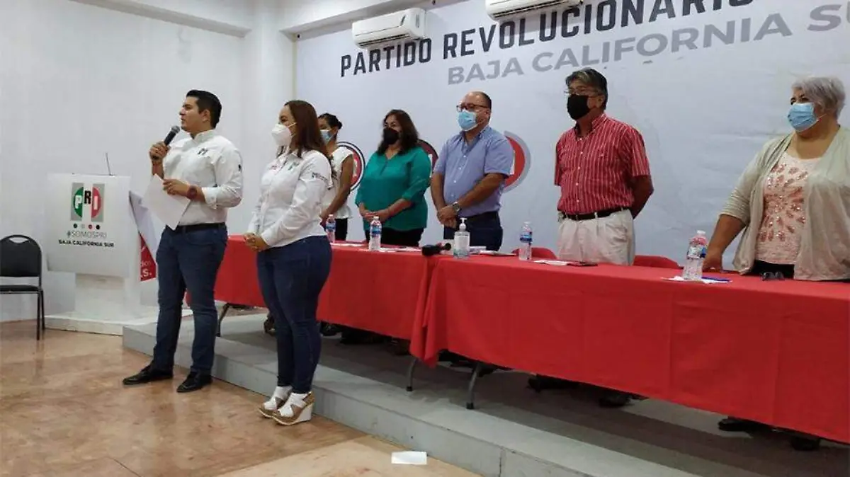 Fabrizio del Castillo y Roxana Jazmin Higuera PRI