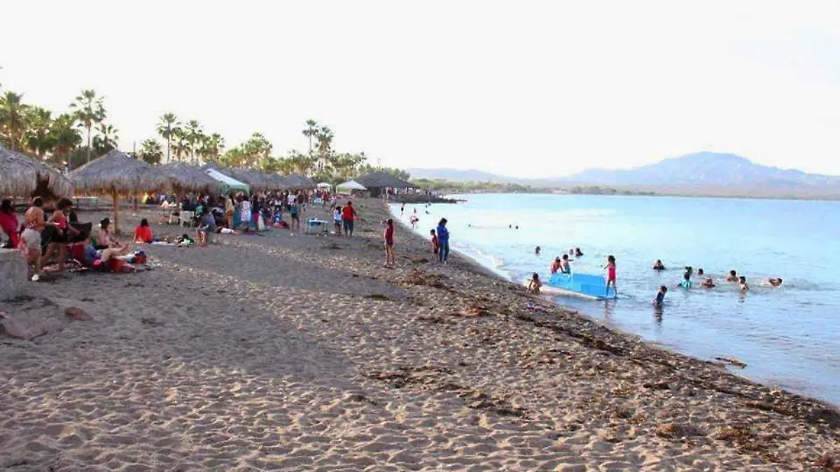 Playa Loreto turistas