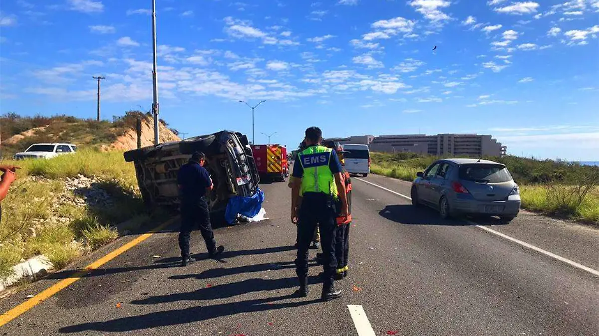 Accidente carretera los cabos 2