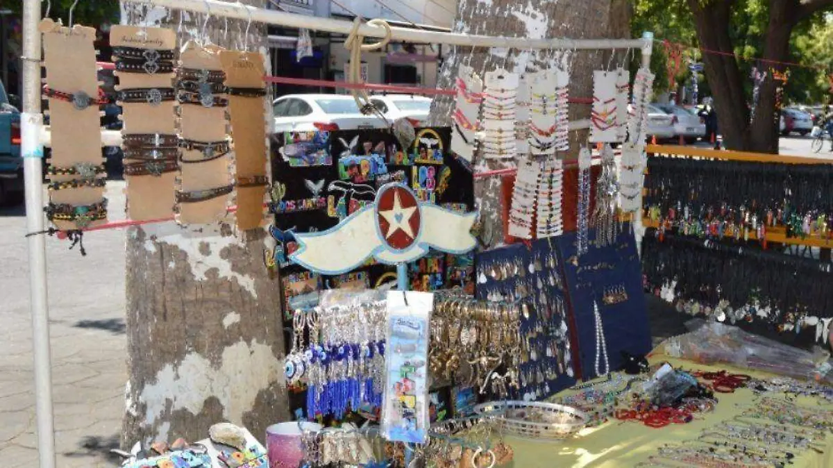 puesto negocio artesanias recuerdos