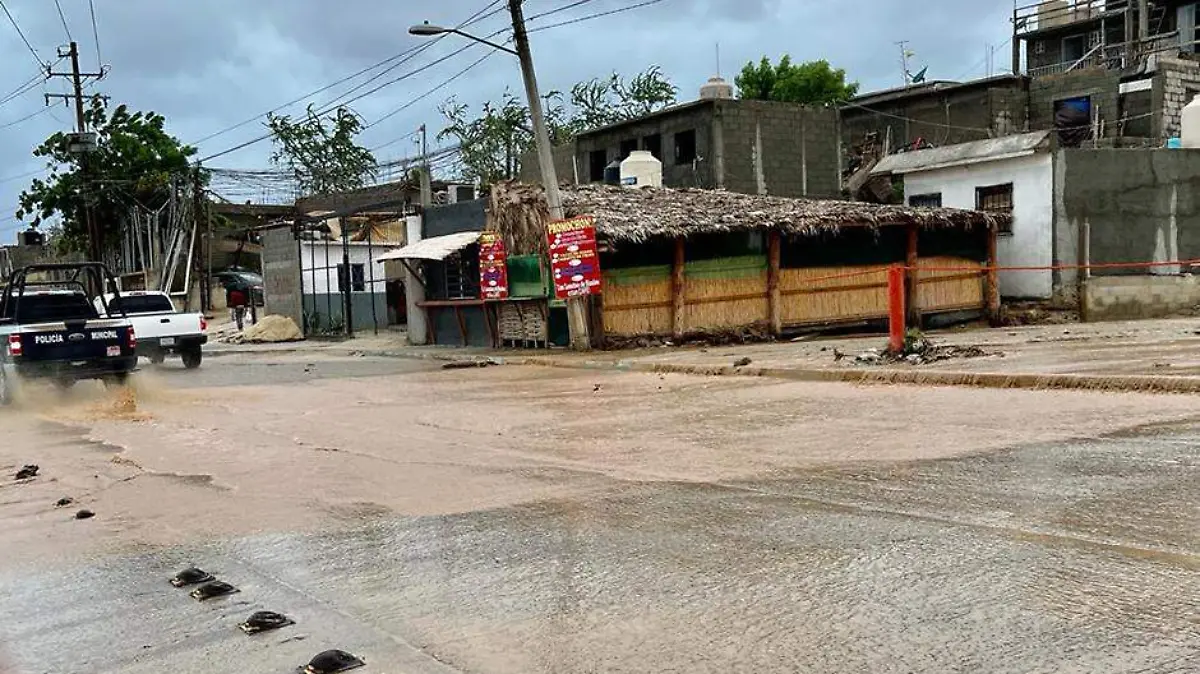 Calle lluvias huracan los cabos