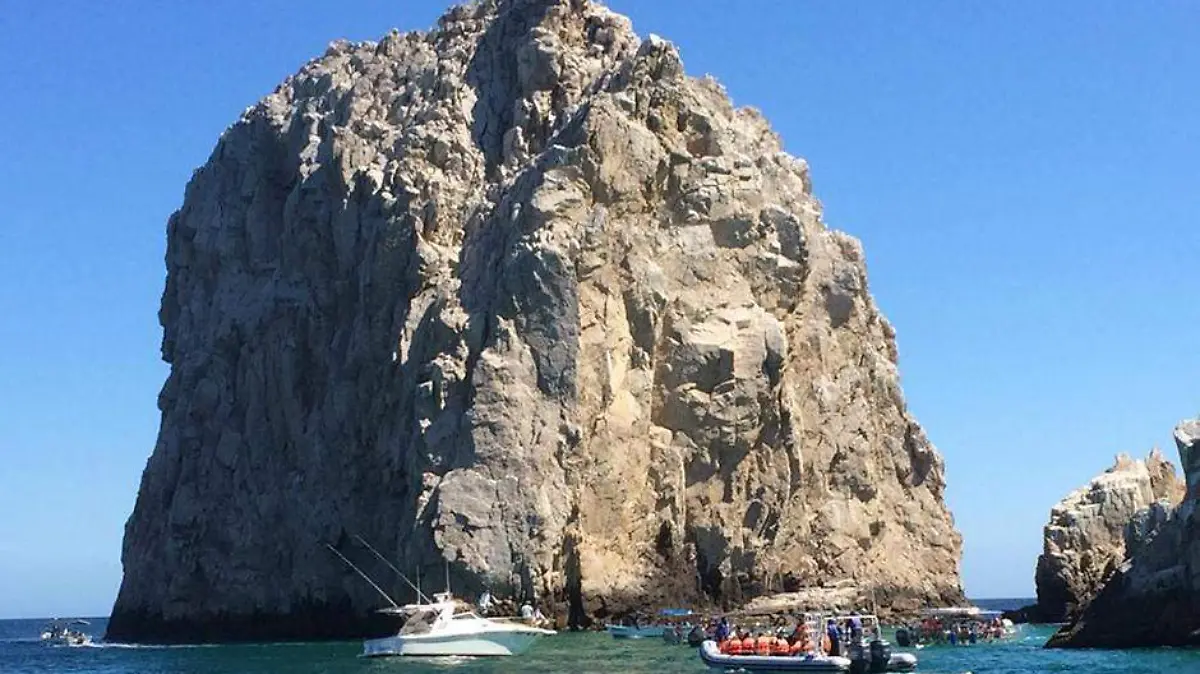 Lanchas mar turistas Los Cabos