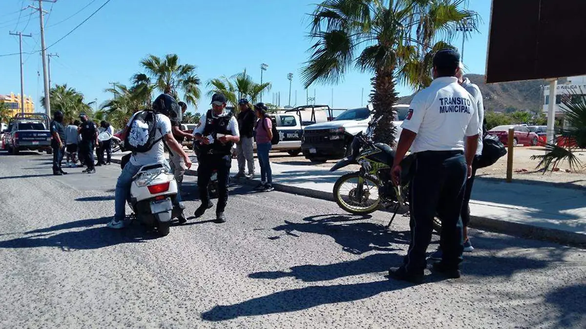 Motociclista Policia transito Los Cabos