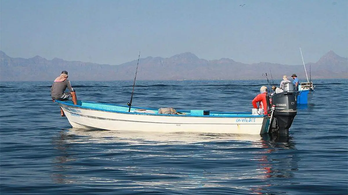Lancha pescdores pesca Loreto