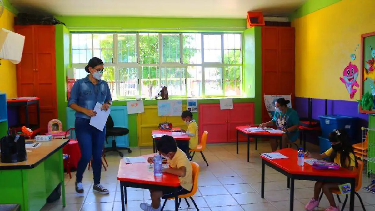 estudiantes recibieron clases de ingles 2021