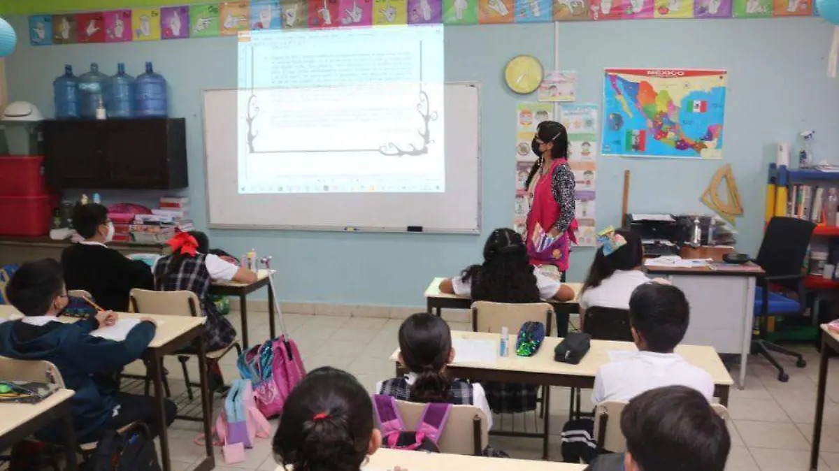 Reanudan clases en BCS tras huracán