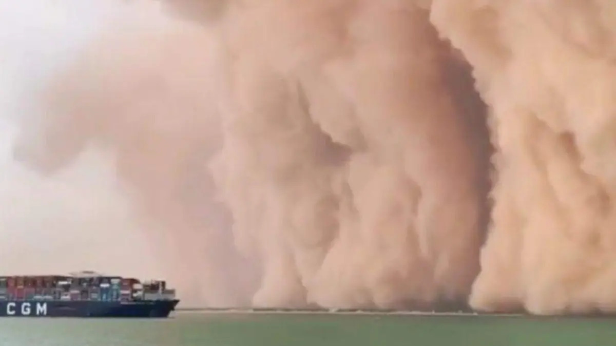 Tormenta de arena devora barco