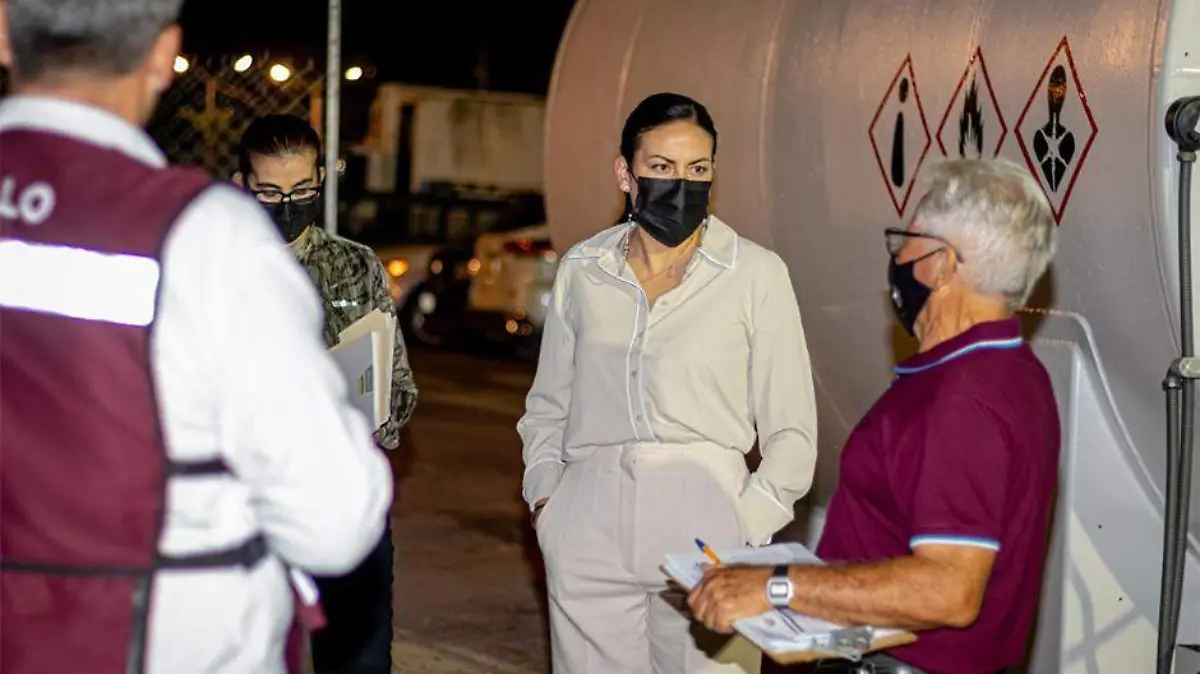 MIlena Quiroga Supervisa tanque