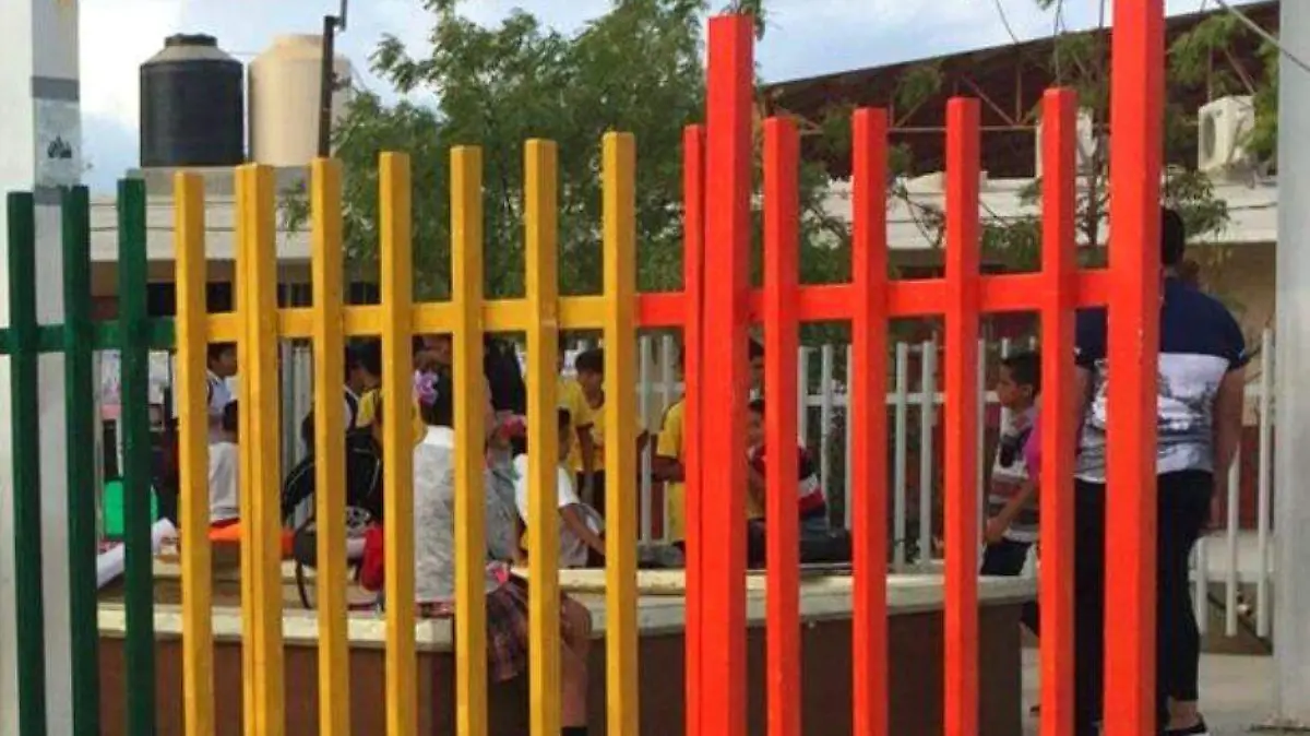 maestros docentes paro escuela los cabos