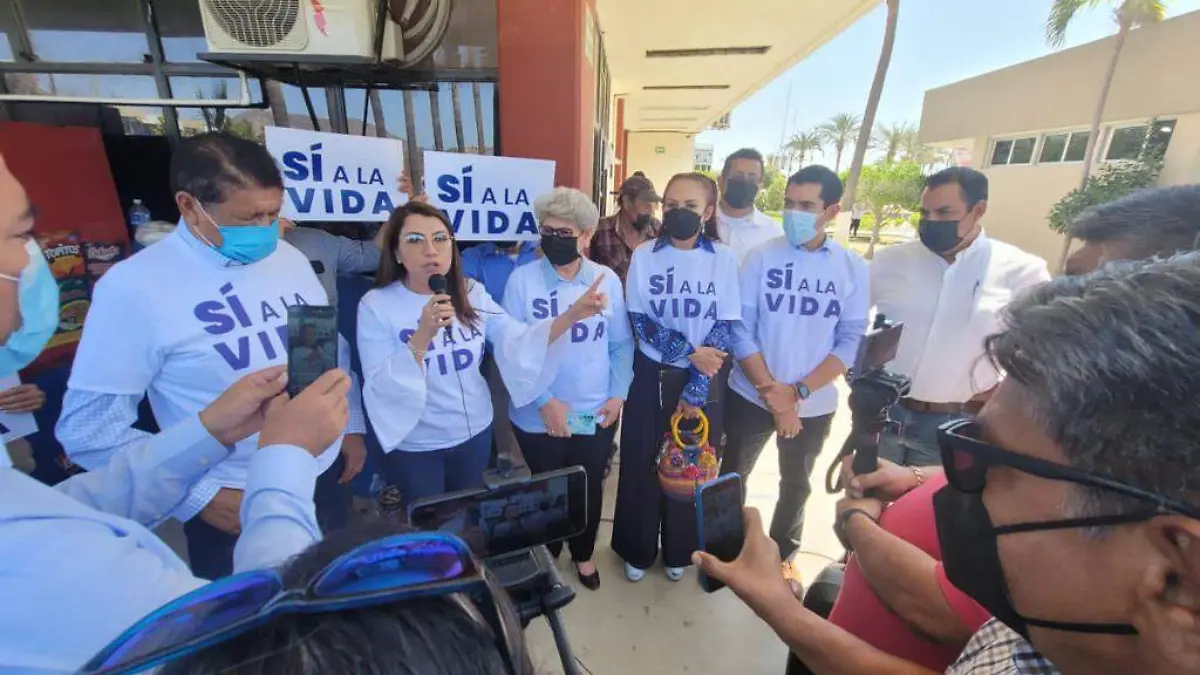 Lupita saldana reconoce diputados PAN