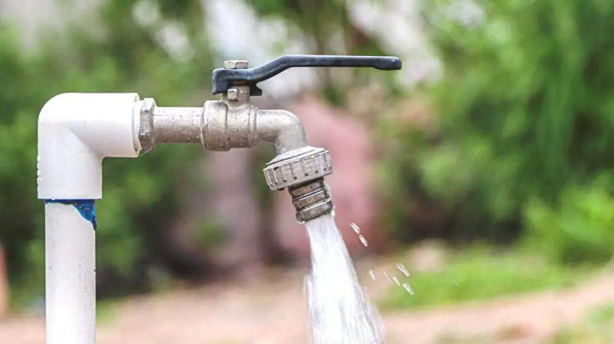 Llave agua potable 1