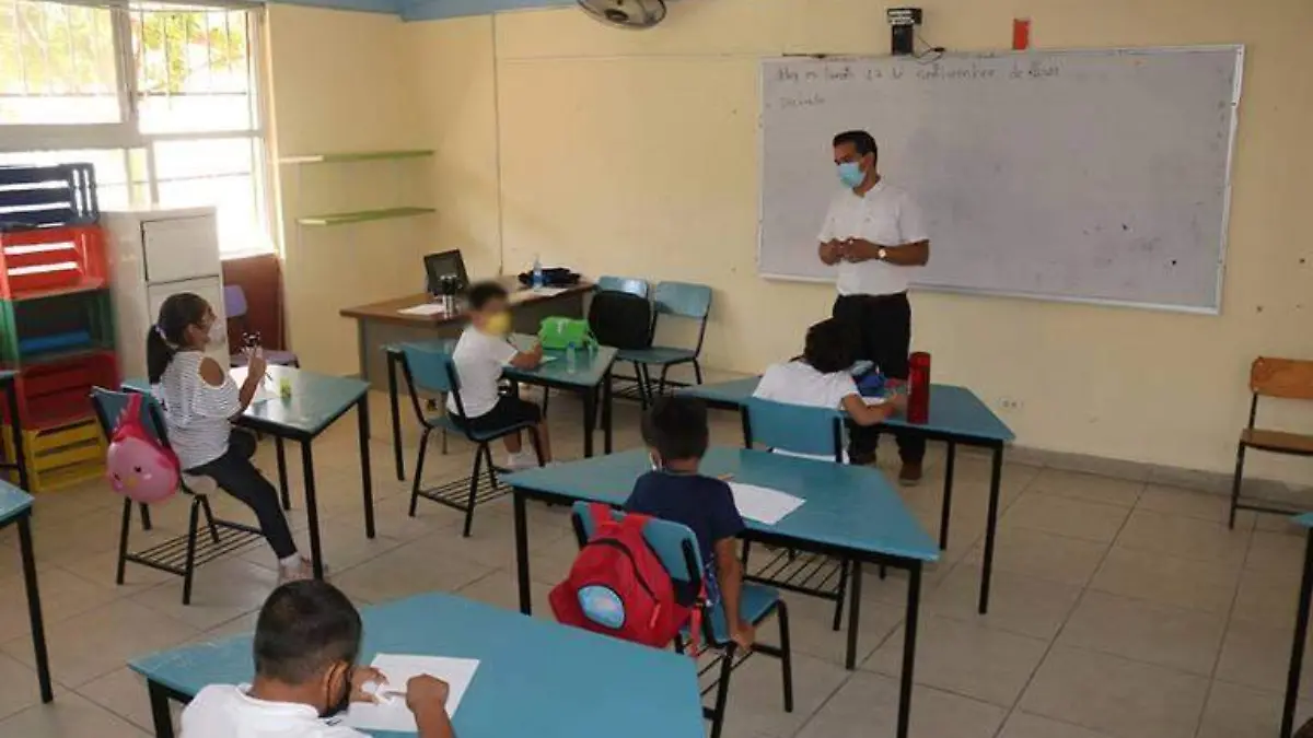 Cubrebocas en clases presenciales