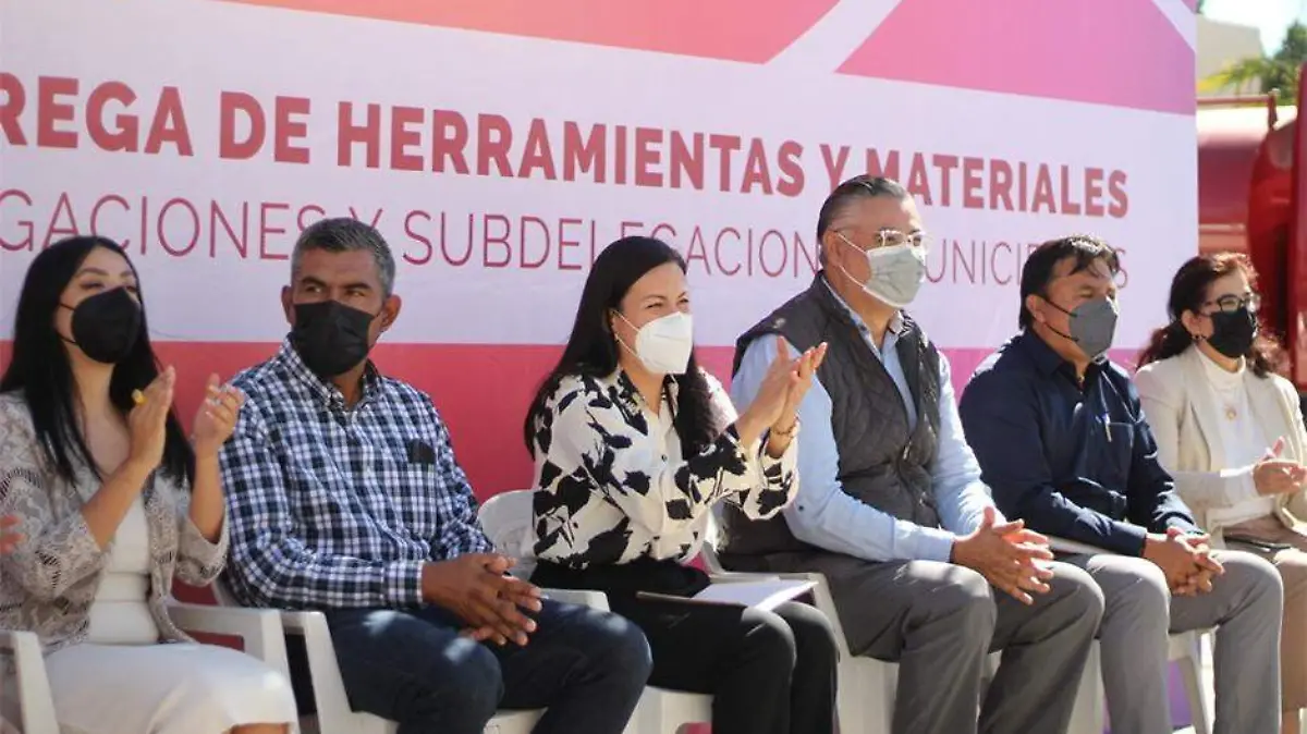 Ayuntamiento entrega herramientas