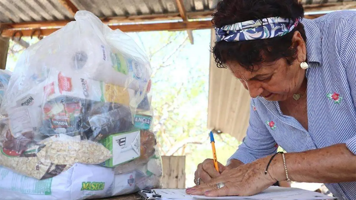 Entrega apoyos DIF La Paz