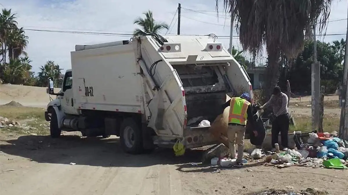 Todos Santos 2 camiones de basura