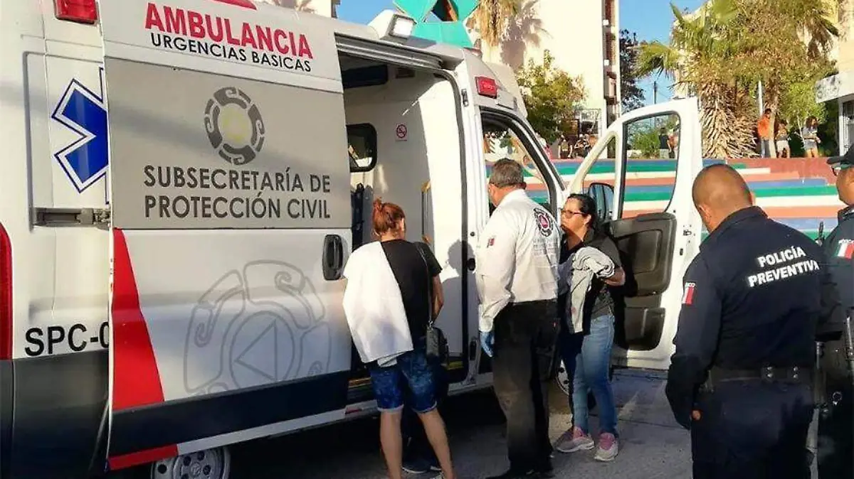 Ambulancia proteccion civil la paz
