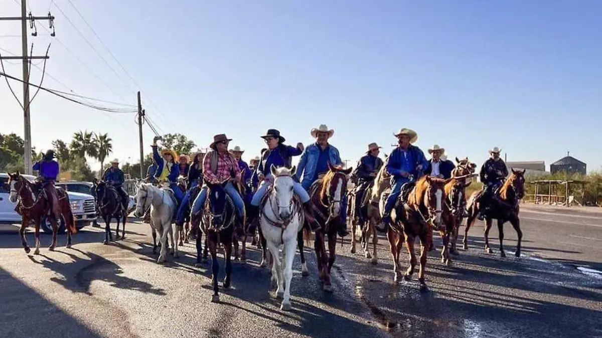 Cabalgata jinetes comondu a San Javier loreot