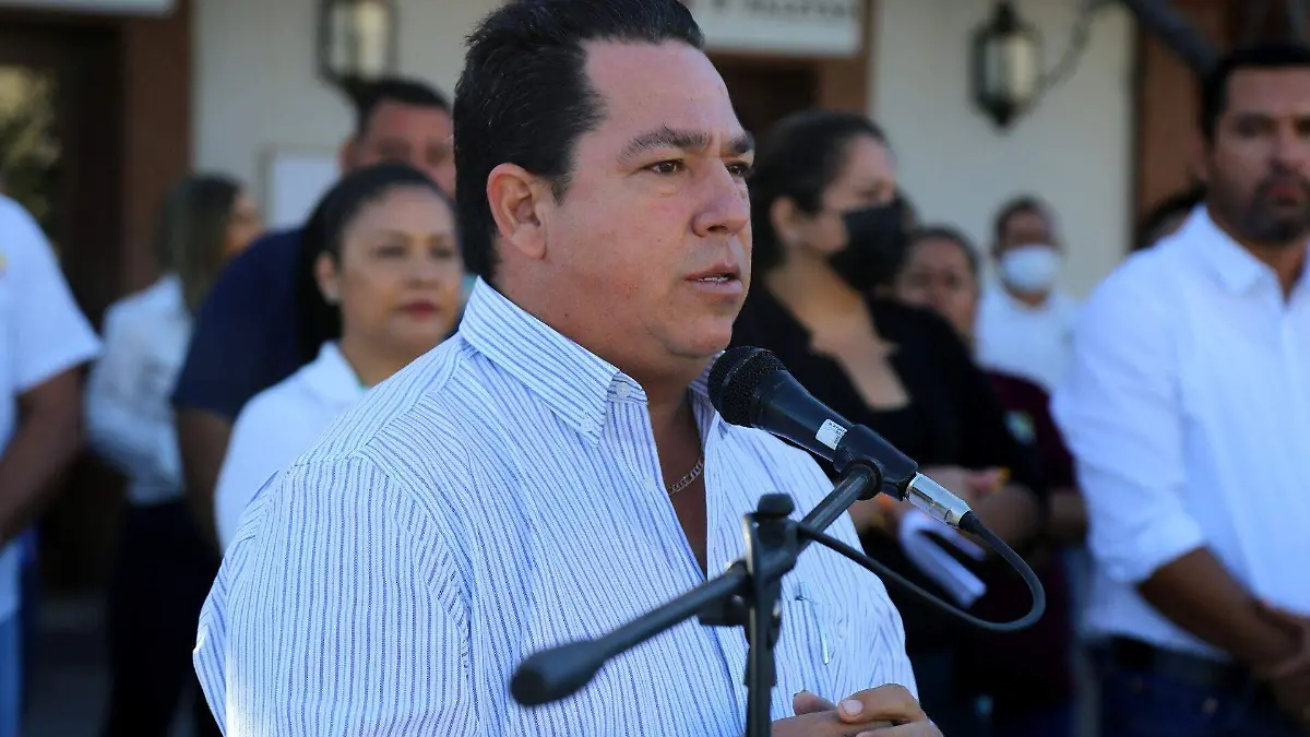 Los Cabos reconoce a estudiantes