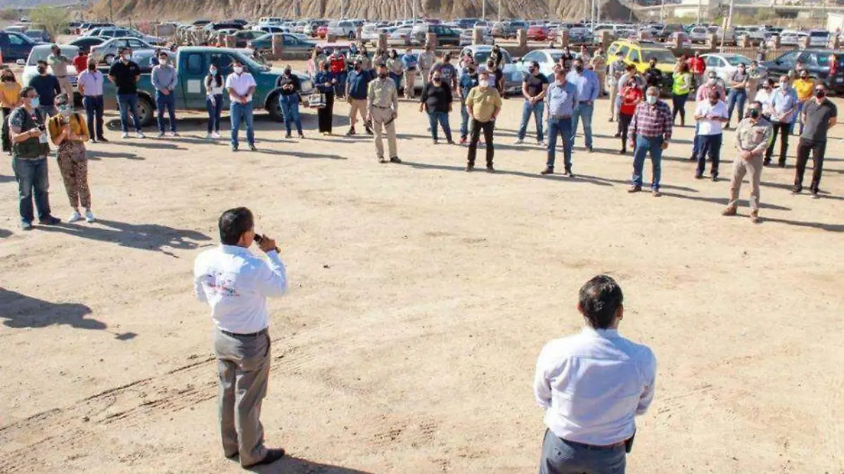 Marchan en defensa de minera El Boleo