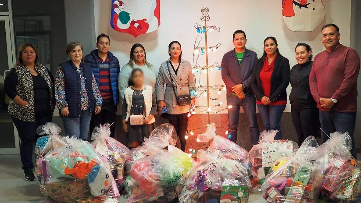 UABCS donativo juguetes