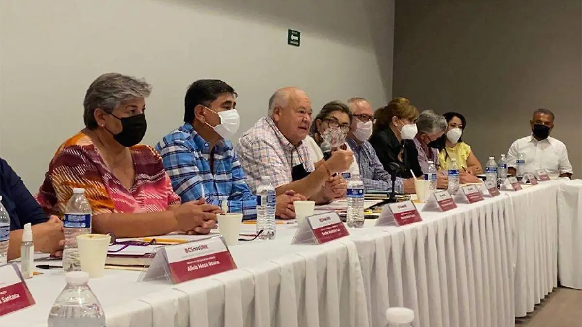 Victor castro evalua entrega