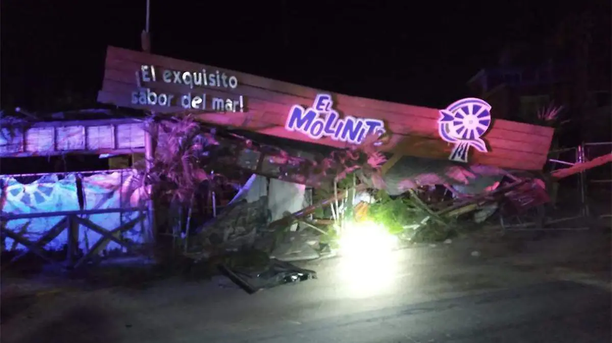 Choca mujer con restaurante el molinito 01