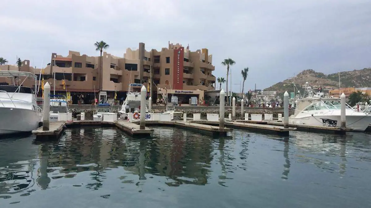 Muelle lanchas embarcacion