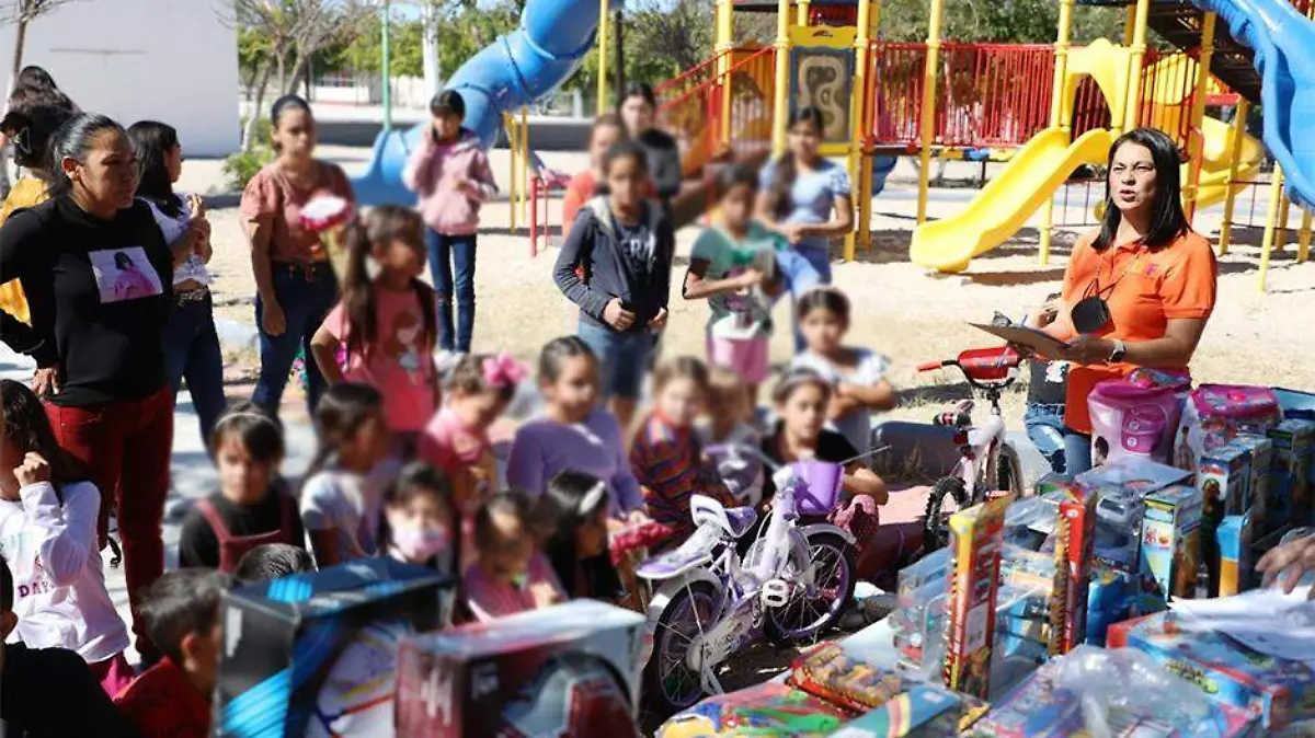 Juguetes DIF La Paz menores cancha